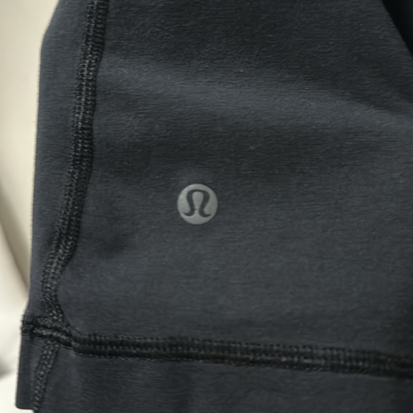 Lululemon Fundamental V Neck - Size L - Picture 3 of 4